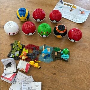 Pokémon Poké Ball Building Set - Red, White, Green, Blue, Yellow